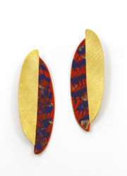 Boucles d'oreilles, laiton doré et peint - H 6,5 cm / L 2,2 cm